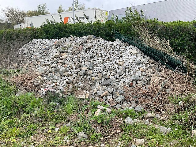 Grote partij diverse kasseien - afbeelding 1 van  5