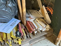 Grote partij diverse markeerpaaltjes - afbeelding 1 van  1