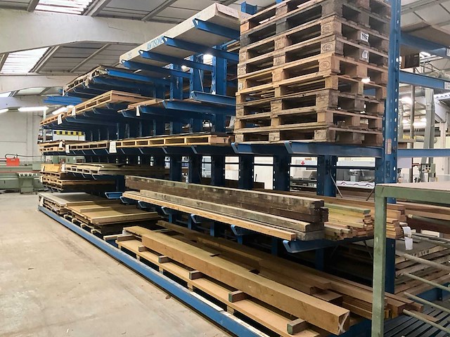 Grote partij diverse massief en plaatmateriaal - afbeelding 1 van  13