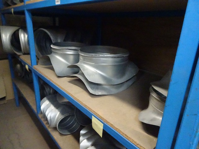 Grote partij diverse metalen koppelstukken - afbeelding 5 van  17