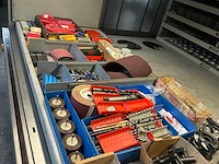 Grote partij diverse onderdelen en accessoires voor metaalbewerkingsmachines - afbeelding 1 van  16