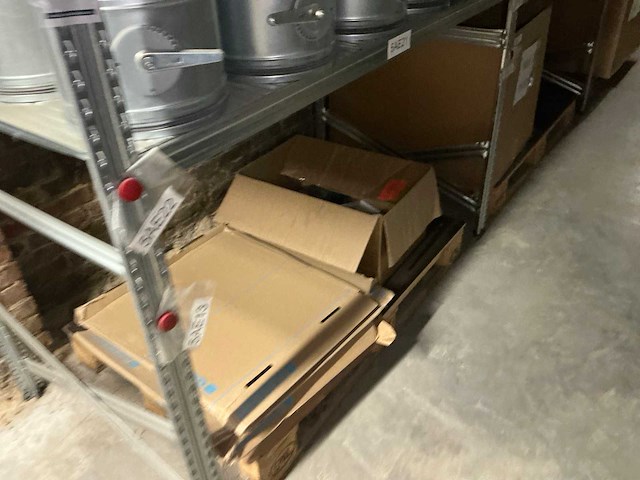 Grote partij diverse onderdelen en accessoires voor ventilatiesysteem - afbeelding 5 van  12