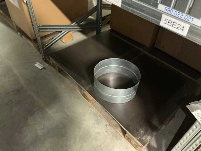 Grote partij diverse onderdelen en accessoires voor ventilatiesysteem - afbeelding 12 van  24