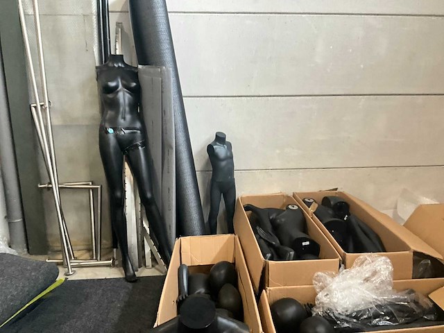 Grote partij diverse paspoppen - afbeelding 4 van  24