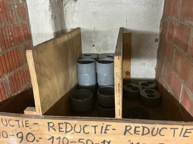 Grote partij diverse pvc koppelstukken - afbeelding 2 van  43