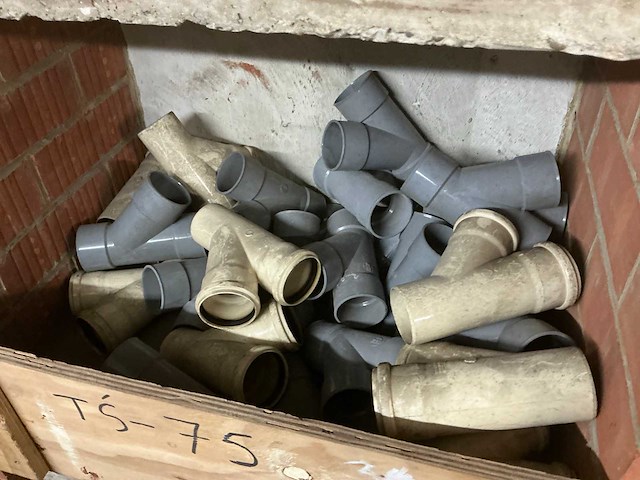 Grote partij diverse pvc koppelstukken - afbeelding 6 van  43