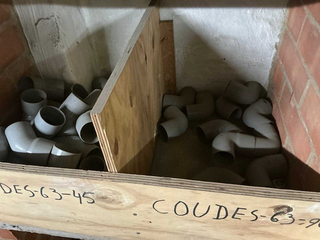 Grote partij diverse pvc koppelstukken - afbeelding 11 van  43