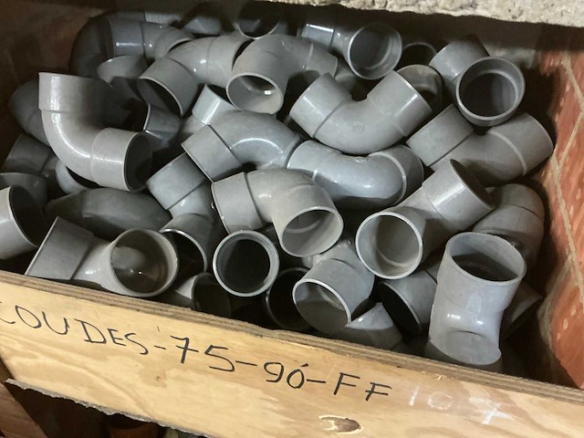 Grote partij diverse pvc koppelstukken - afbeelding 21 van  43