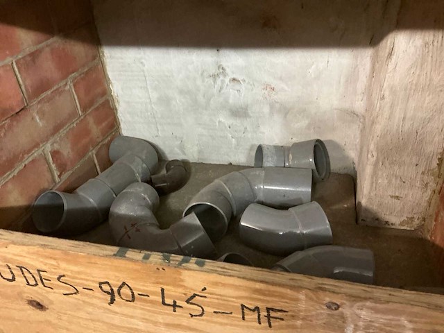 Grote partij diverse pvc koppelstukken - afbeelding 27 van  43