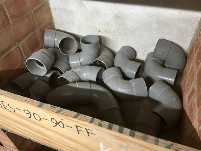 Grote partij diverse pvc koppelstukken - afbeelding 32 van  43