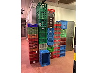 Grote partij diverse pvc stapelkrat - afbeelding 2 van  2