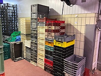 Grote partij diverse pvc stapelkrat - afbeelding 1 van  3