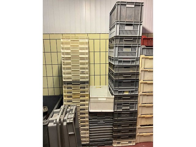 Grote partij diverse pvc stapelkrat - afbeelding 3 van  3