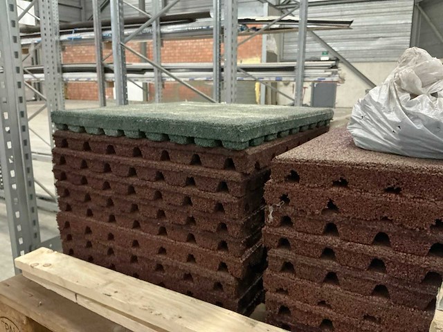 Grote partij diverse rubberen tegels - afbeelding 8 van  10