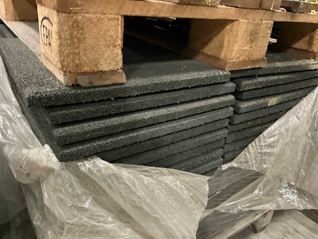 Grote partij diverse rubberen tegels - afbeelding 9 van  10