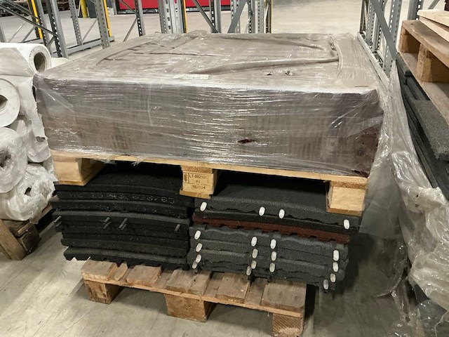 Grote partij diverse rubberen tegels - afbeelding 10 van  10