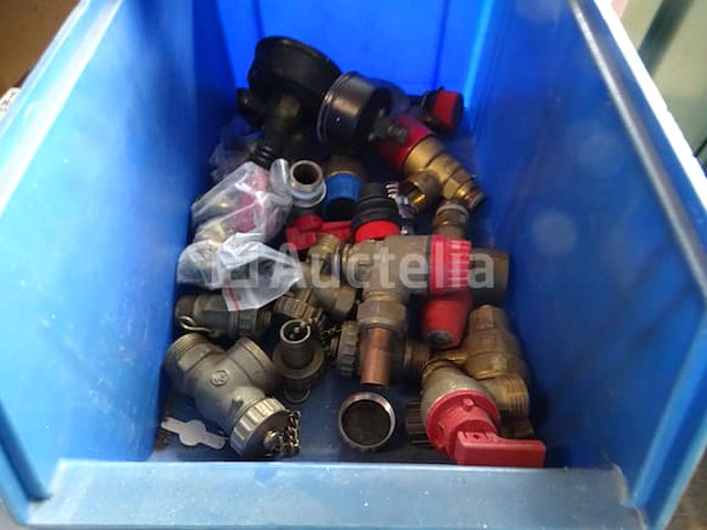 Grote partij diverse sanitairsaccessoires - afbeelding 6 van  15