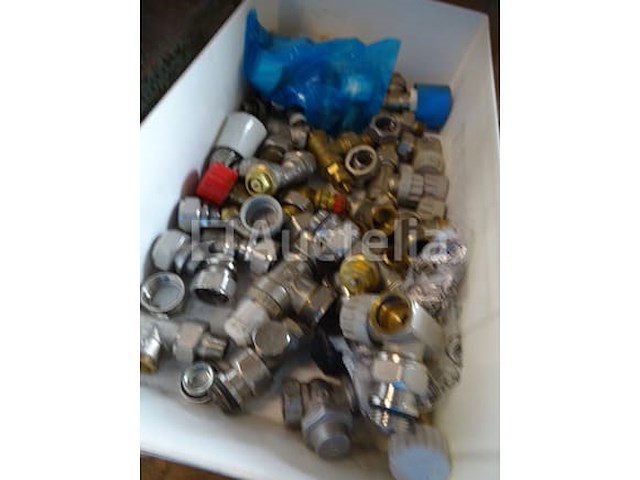 Grote partij diverse sanitairsaccessoires - afbeelding 8 van  15