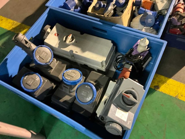 Grote partij diverse stekkers - afbeelding 9 van  9