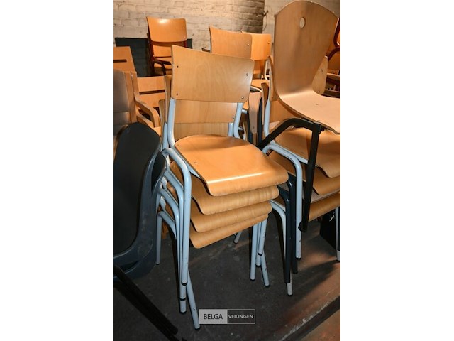Grote partij diverse stoelen - afbeelding 2 van  8