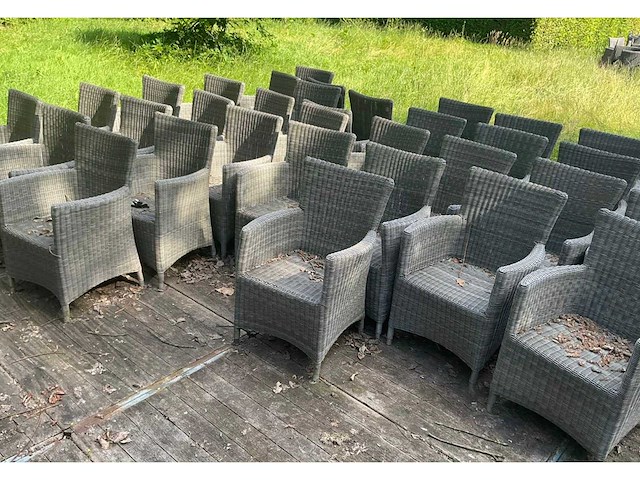 Grote partij diverse tuinmeubelen - afbeelding 3 van  5