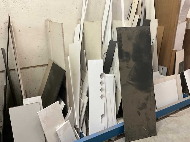 Grote partij diverse versneden plaatmateriaal - afbeelding 3 van  6