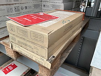 Grote partij diverse vloer/wandtegels - afbeelding 1 van  32