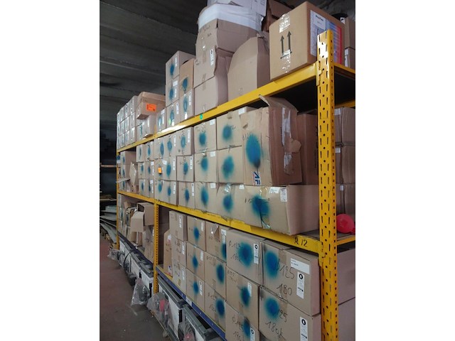 Grote partij diverse volume regulators - afbeelding 1 van  6