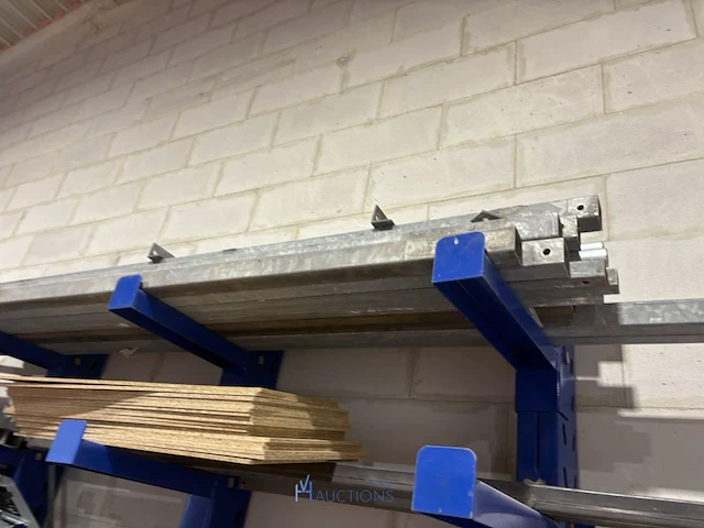 Grote partij diversen met metalen en winkelinrichting - afbeelding 7 van  26