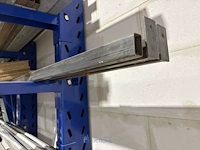 Grote partij diversen met metalen en winkelinrichting - afbeelding 9 van  26