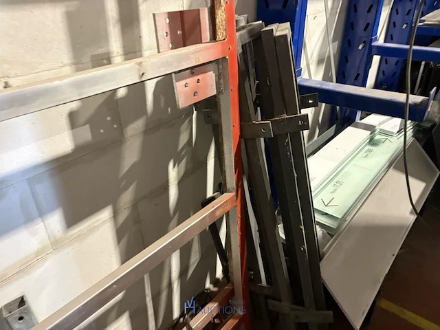 Grote partij diversen met metalen en winkelinrichting - afbeelding 21 van  26