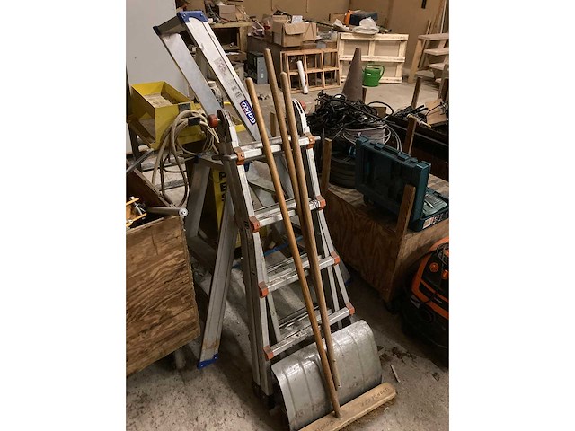 Grote partij doe-het-zelf werkgerief - afbeelding 24 van  24