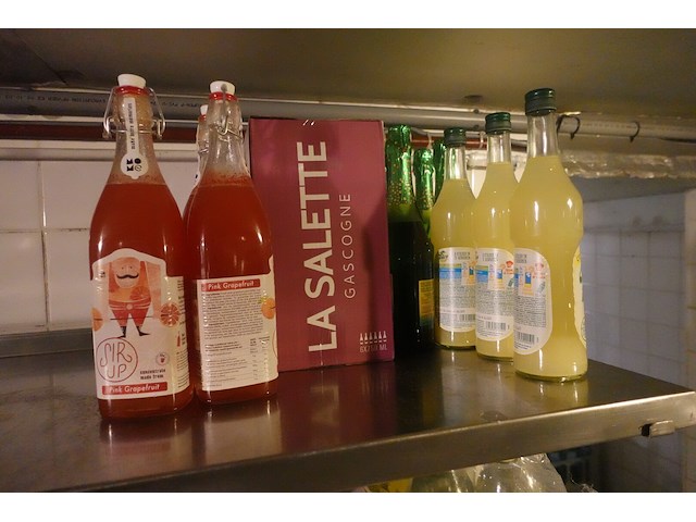 Grote partij drank - afbeelding 8 van  25