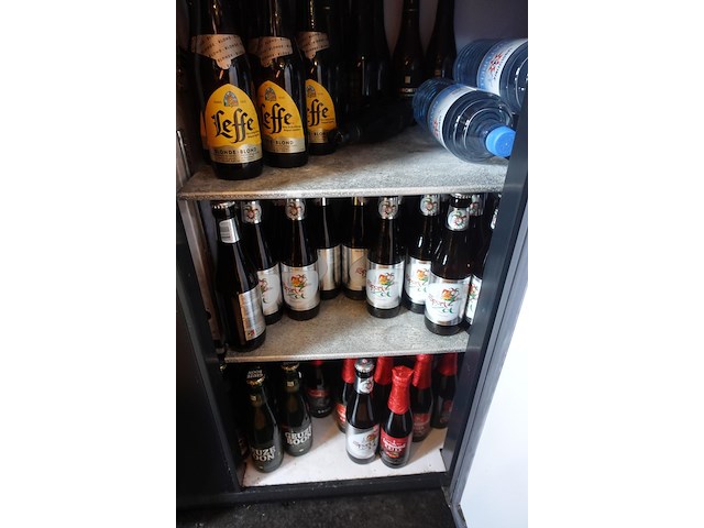 Grote partij drank - afbeelding 21 van  25
