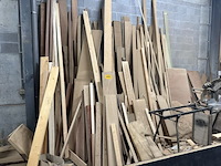 Grote partij (eik-)hout - planken, latten, profielen, plaatmateriaal - afbeelding 2 van  44