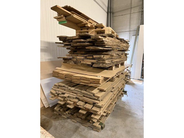 Grote partij (eik-)hout - planken, latten, profielen, plaatmateriaal - afbeelding 6 van  44