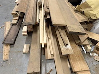 Grote partij (eik-)hout - planken, latten, profielen, plaatmateriaal - afbeelding 9 van  44