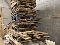Grote partij (eik-)hout - planken, latten, profielen, plaatmateriaal - afbeelding 10 van  44