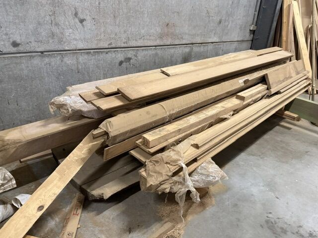 Grote partij (eik-)hout - planken, latten, profielen, plaatmateriaal - afbeelding 11 van  44