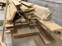 Grote partij (eik-)hout - planken, latten, profielen, plaatmateriaal - afbeelding 14 van  44