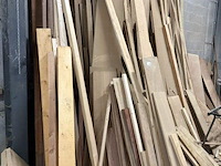 Grote partij (eik-)hout - planken, latten, profielen, plaatmateriaal - afbeelding 17 van  44