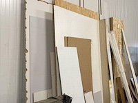 Grote partij (eik-)hout - planken, latten, profielen, plaatmateriaal - afbeelding 33 van  44