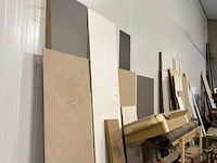 Grote partij (eik-)hout - planken, latten, profielen, plaatmateriaal - afbeelding 36 van  44