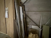 Grote partij (eik-)hout - planken, latten, profielen, plaatmateriaal - afbeelding 34 van  44