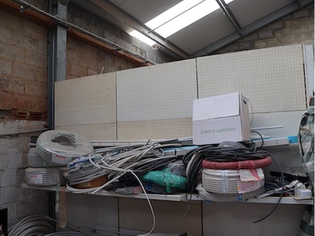 Grote partij electriciteit - afbeelding 1 van  10