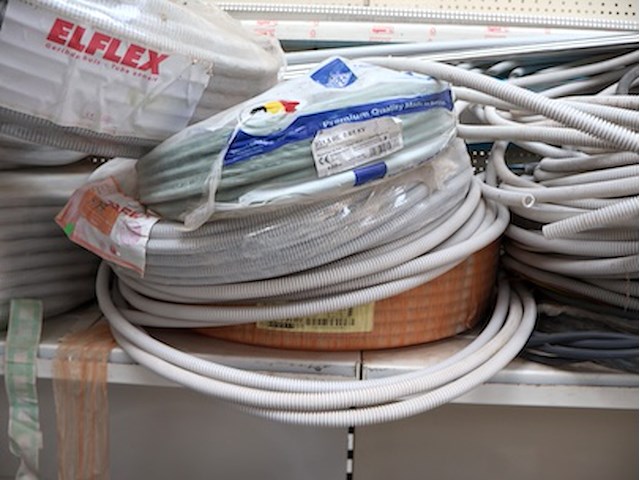 Grote partij electriciteit - afbeelding 5 van  10