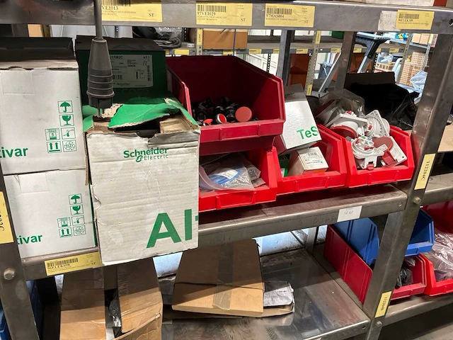 Grote partij electro componenten - afbeelding 3 van  16