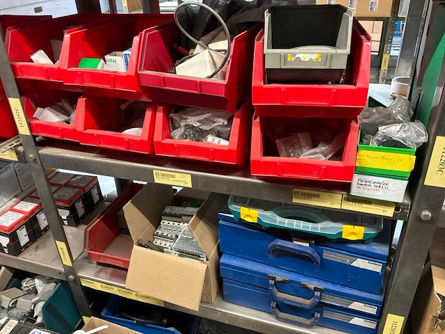 Grote partij electro componenten - afbeelding 13 van  16