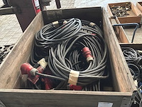 Grote partij electro kabel met stekkers - afbeelding 1 van  2