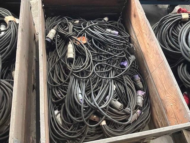 Grote partij electro kabel met stekkers - afbeelding 3 van  4